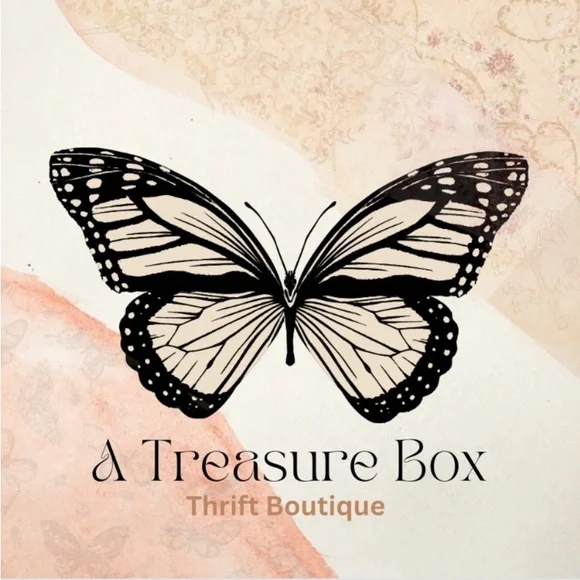 NEW INVENTORY ALERT | Bookmark My Closet - Picture 1 of 6